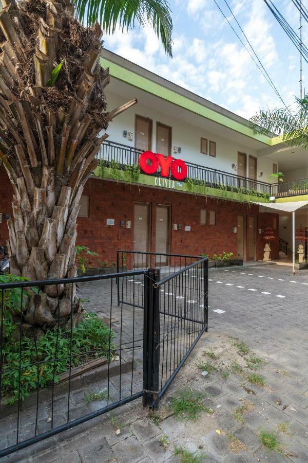Oyo 697 Olivia Inn Denpasar レギャン エクステリア 写真