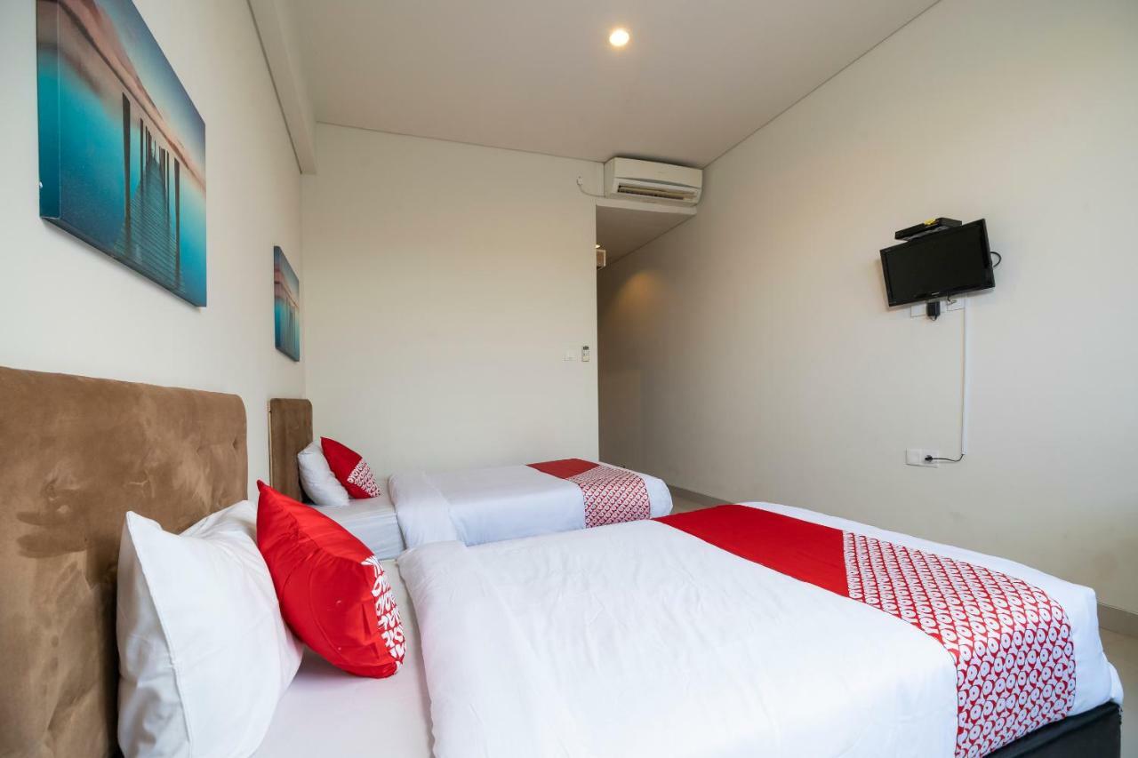 Oyo 697 Olivia Inn Denpasar レギャン エクステリア 写真