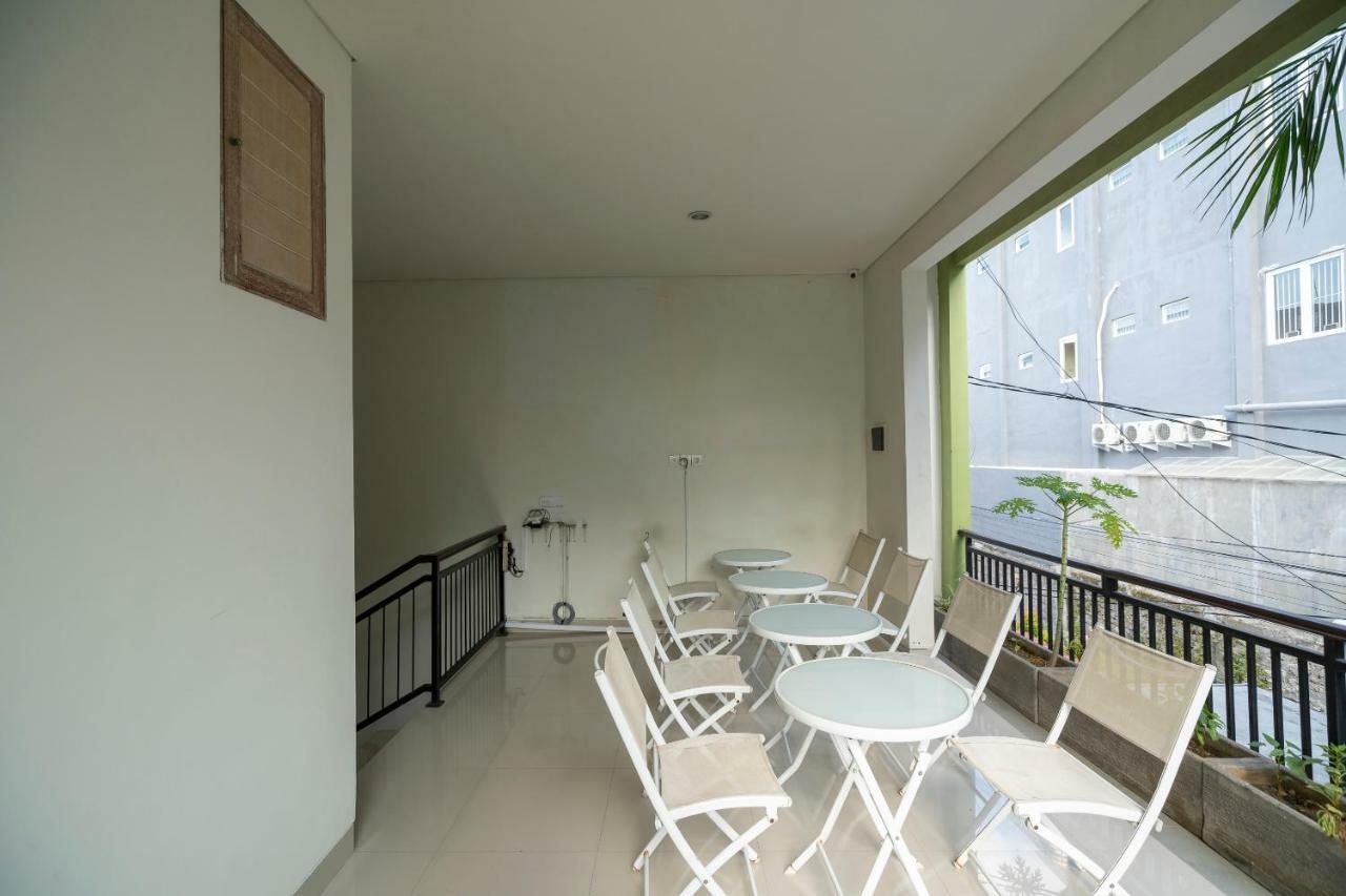 Oyo 697 Olivia Inn Denpasar レギャン エクステリア 写真