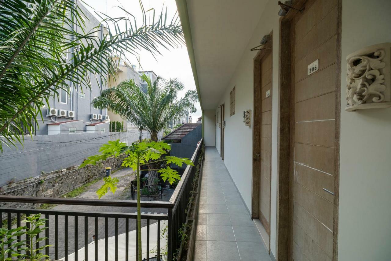 Oyo 697 Olivia Inn Denpasar レギャン エクステリア 写真