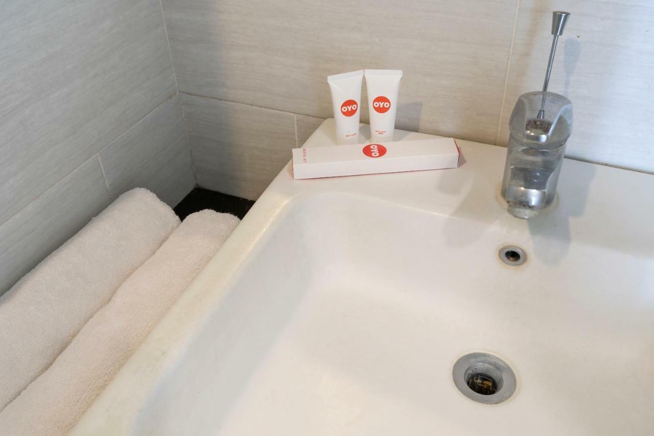Oyo 697 Olivia Inn Denpasar レギャン エクステリア 写真