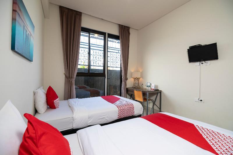 Oyo 697 Olivia Inn Denpasar レギャン エクステリア 写真